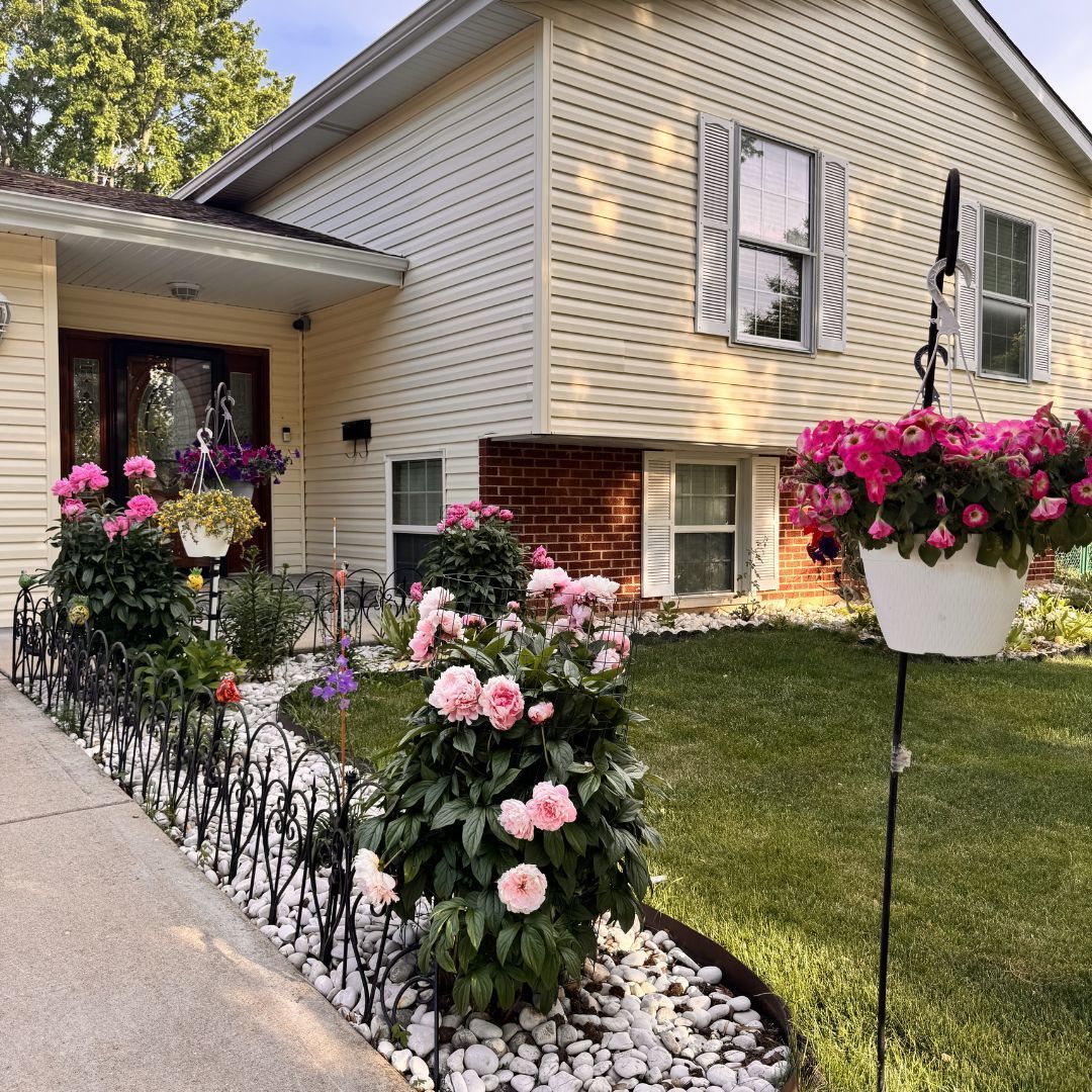 2215 BRADFORD Drive — Wheaton, IL 60189