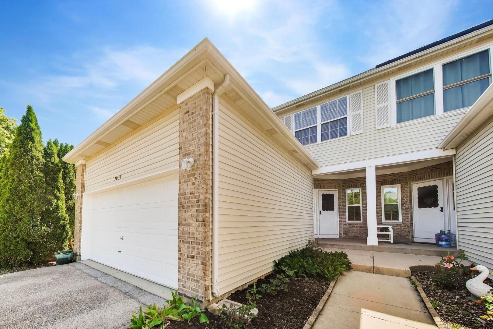 1039 Viewpoint Drive — Lake In The Hills, IL 60156