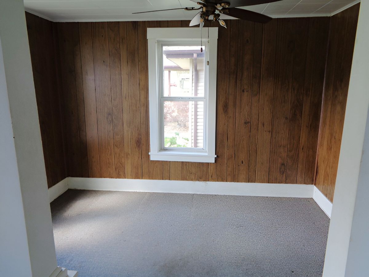 106 W Second Street, Leaf River, IL 61047