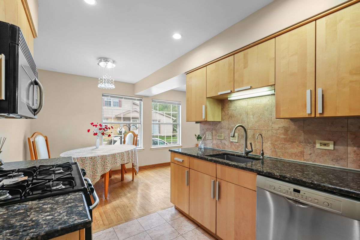 334 Plumwood Court, Vernon Hills, IL 60061