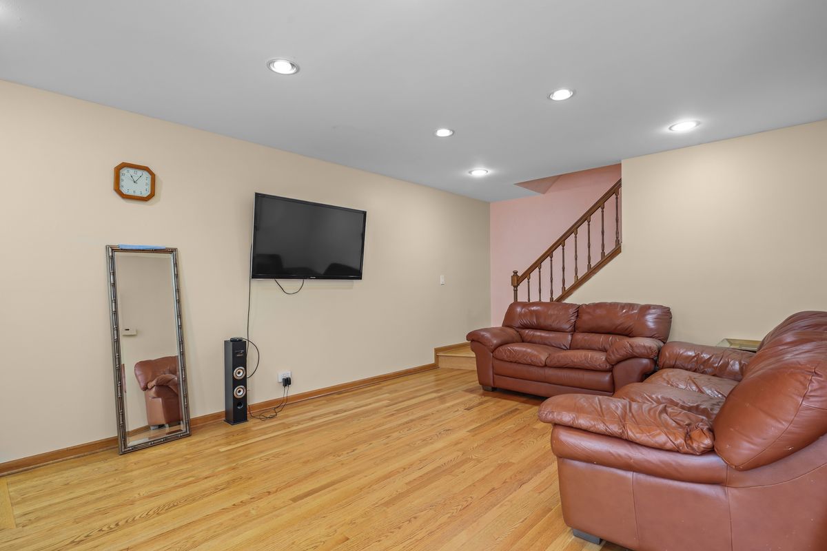 334 Plumwood Court, Vernon Hills, IL 60061