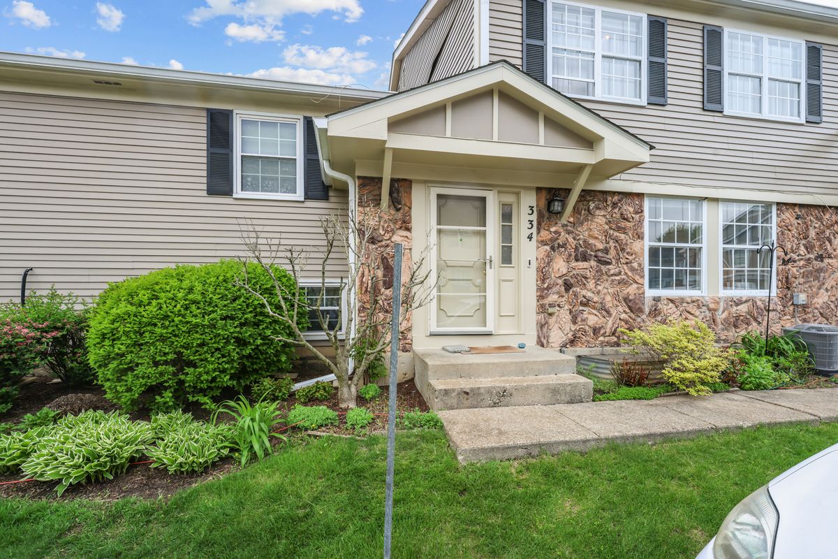 334 Plumwood Court, Vernon Hills, IL 60061