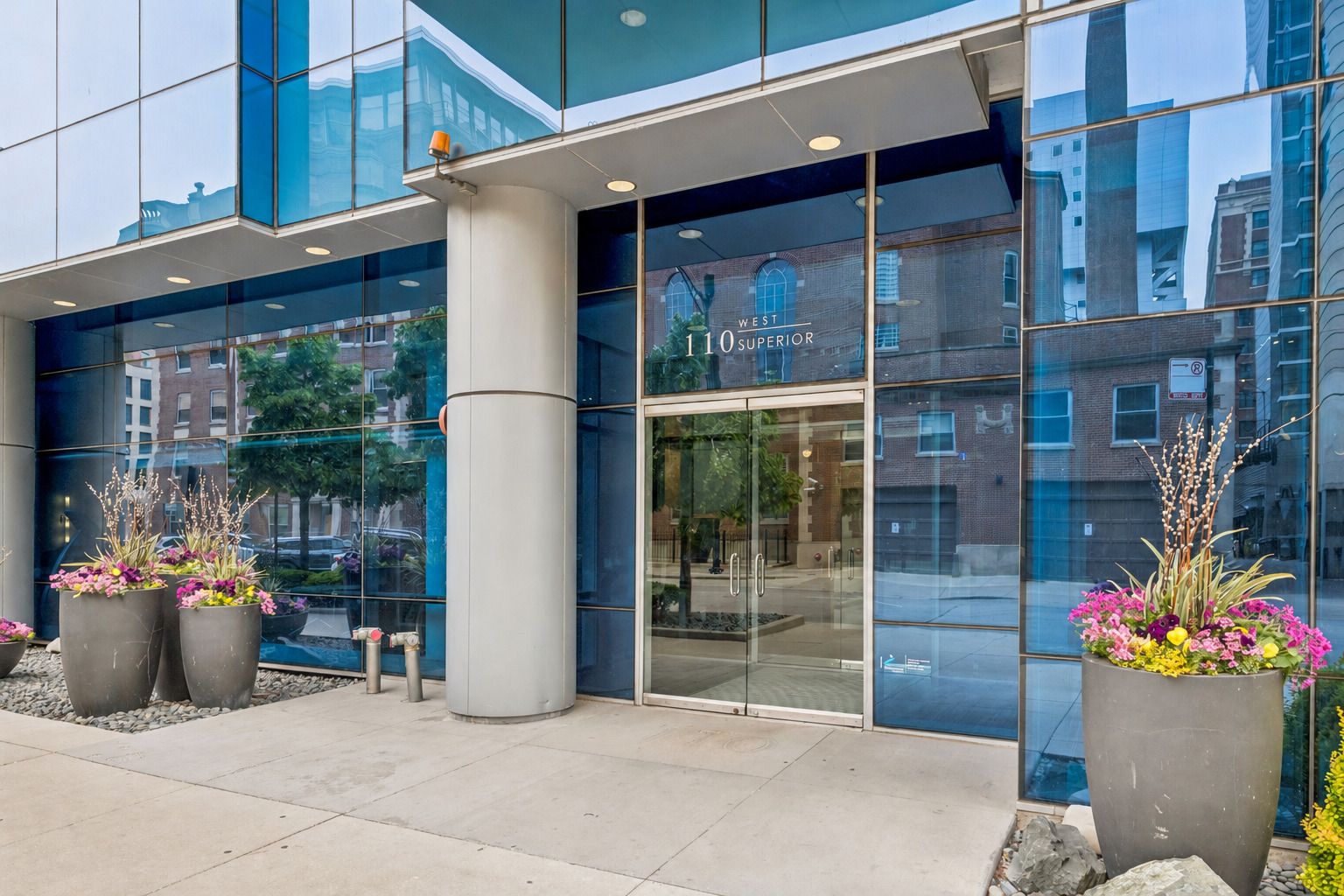 110 W SUPERIOR Street #1502 — Chicago, IL 60654