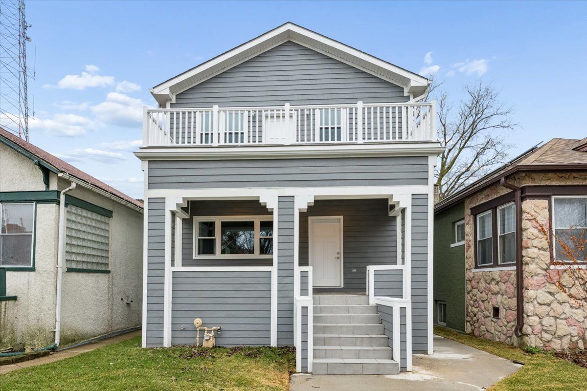 1721 W Arthur Avenue — Chicago, IL 60626