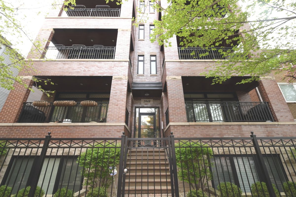 2848 SHEFFIELD Avenue, Chicago, IL 60657