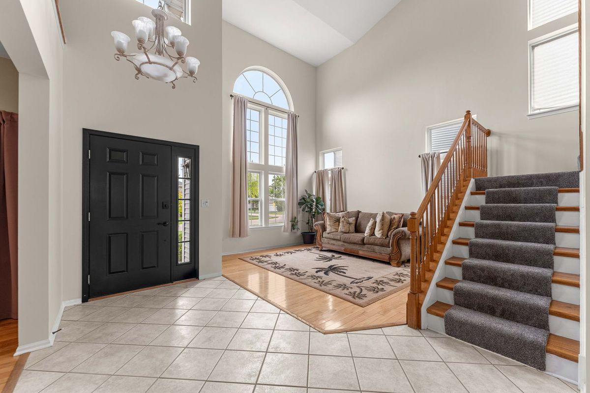 5370 Chancery Way, Lake In The Hills, IL 60156