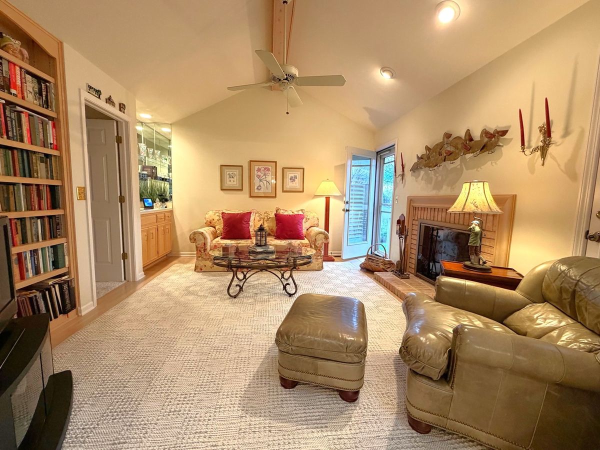 190 Old Wick Lane, Inverness, IL 60067