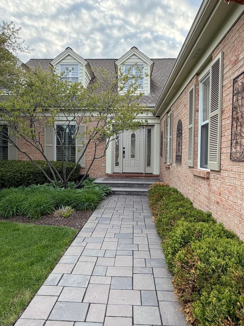 190 Old Wick Lane, Inverness, IL 60067