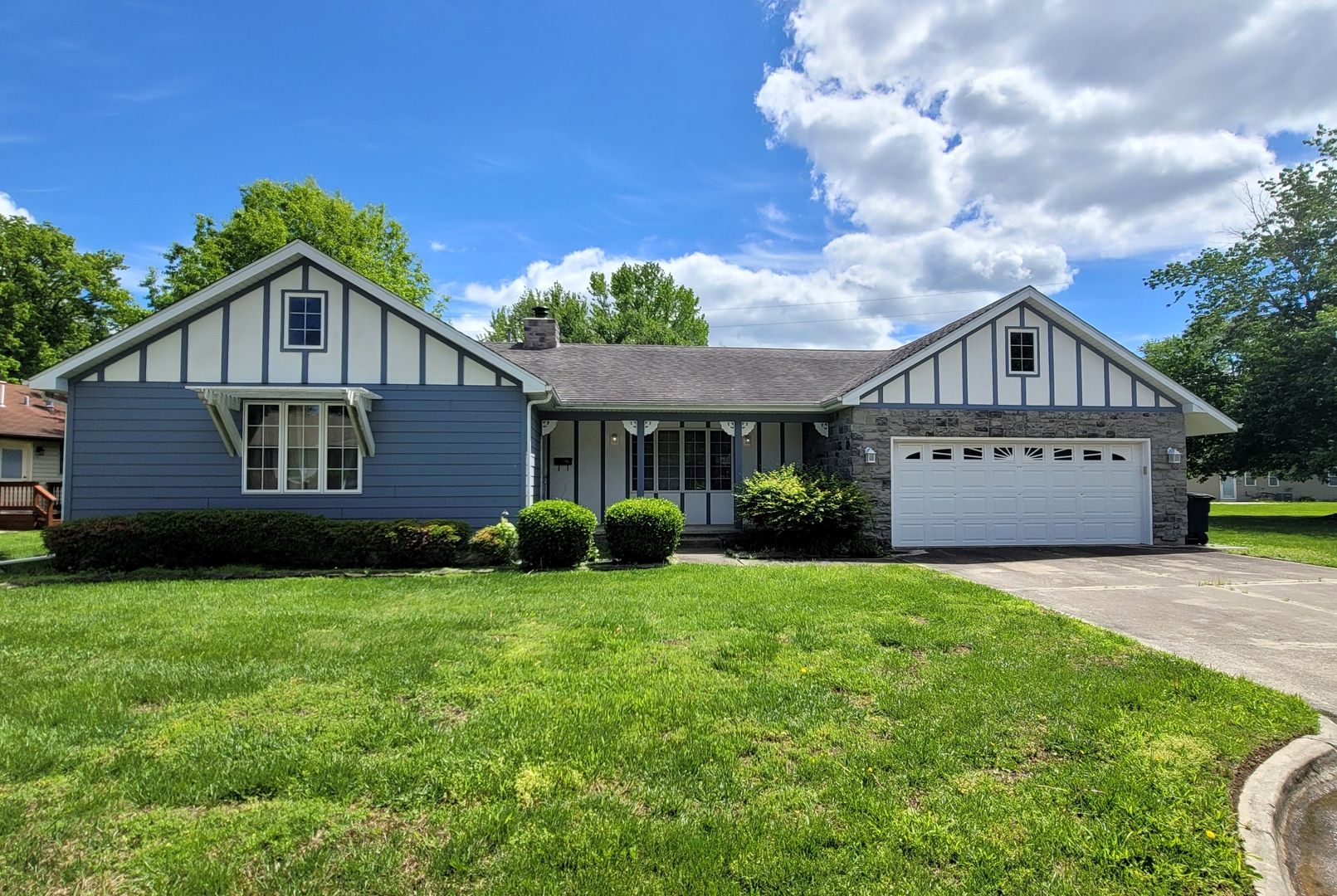509 WILLOW Place — Salem, IL 62881