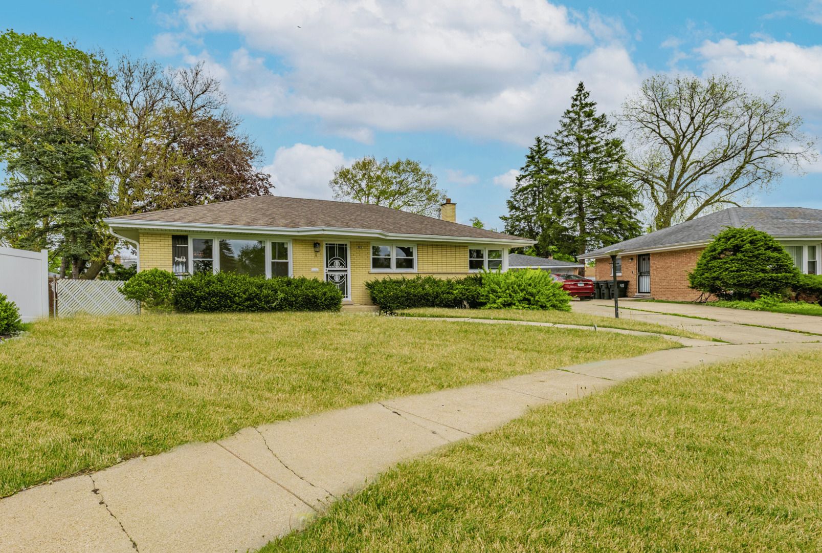 960 E 167th Street — South Holland, IL 60473