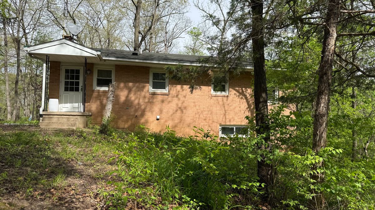 12 Navajo Court, Putnam, IL 61560
