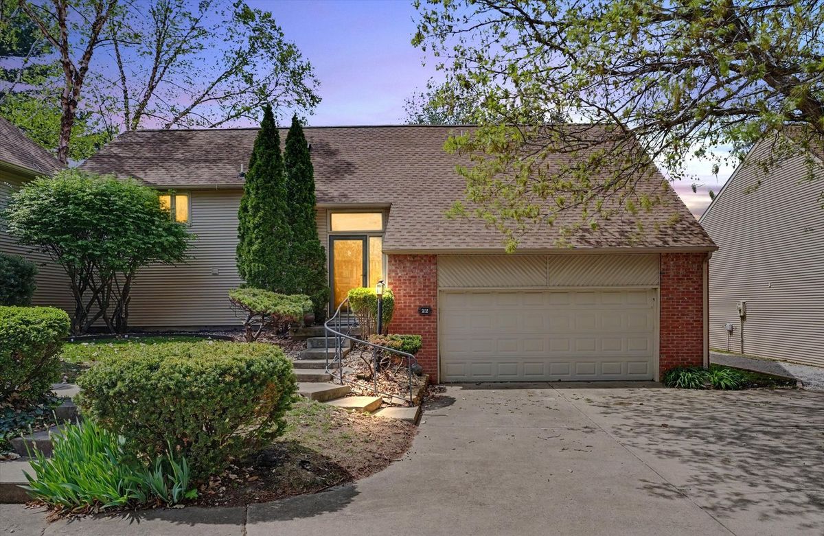 22 Fields East, Champaign, IL 61822