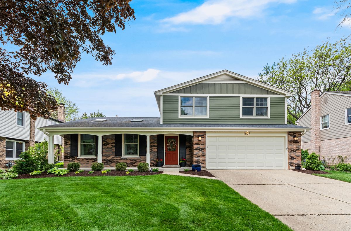1527 CHICKASAW Drive, Naperville, IL 60563