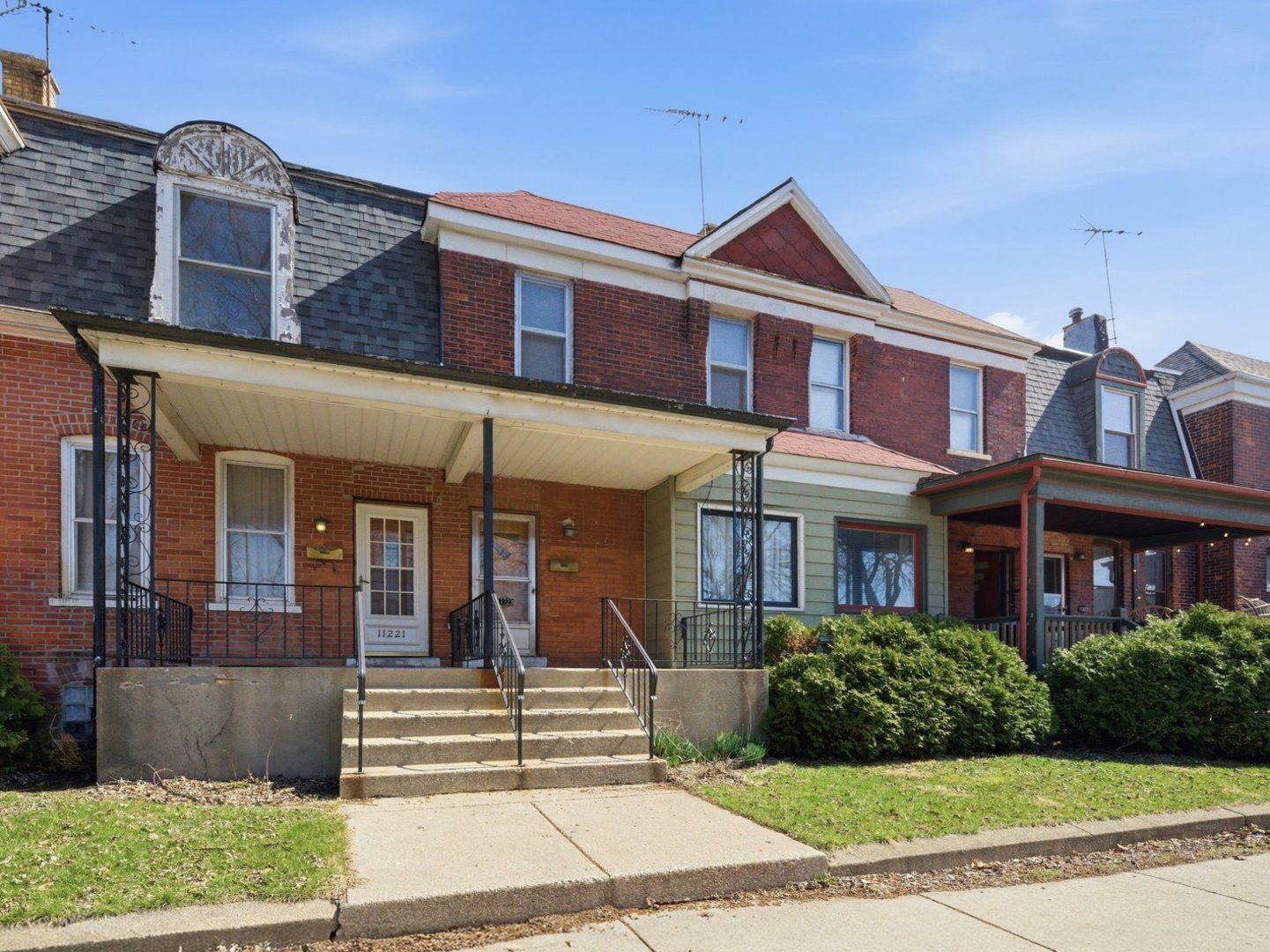 11223 S Forrestville Avenue — Chicago, IL 60628