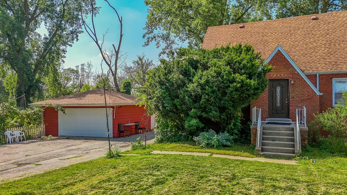 2910 E 138 Place, Burnham, IL 60633