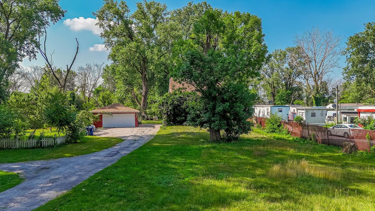 2910 E 138 Place, Burnham, IL 60633