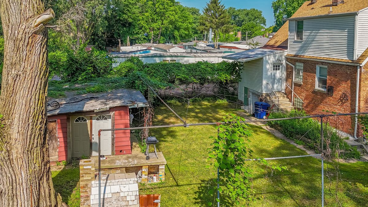 2910 E 138 Place, Burnham, IL 60633