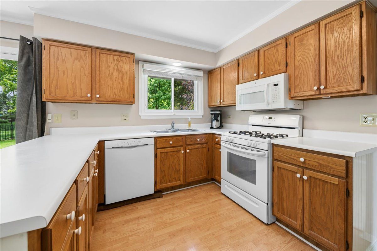 401 Aldrin Avenue, Batavia, IL 60510