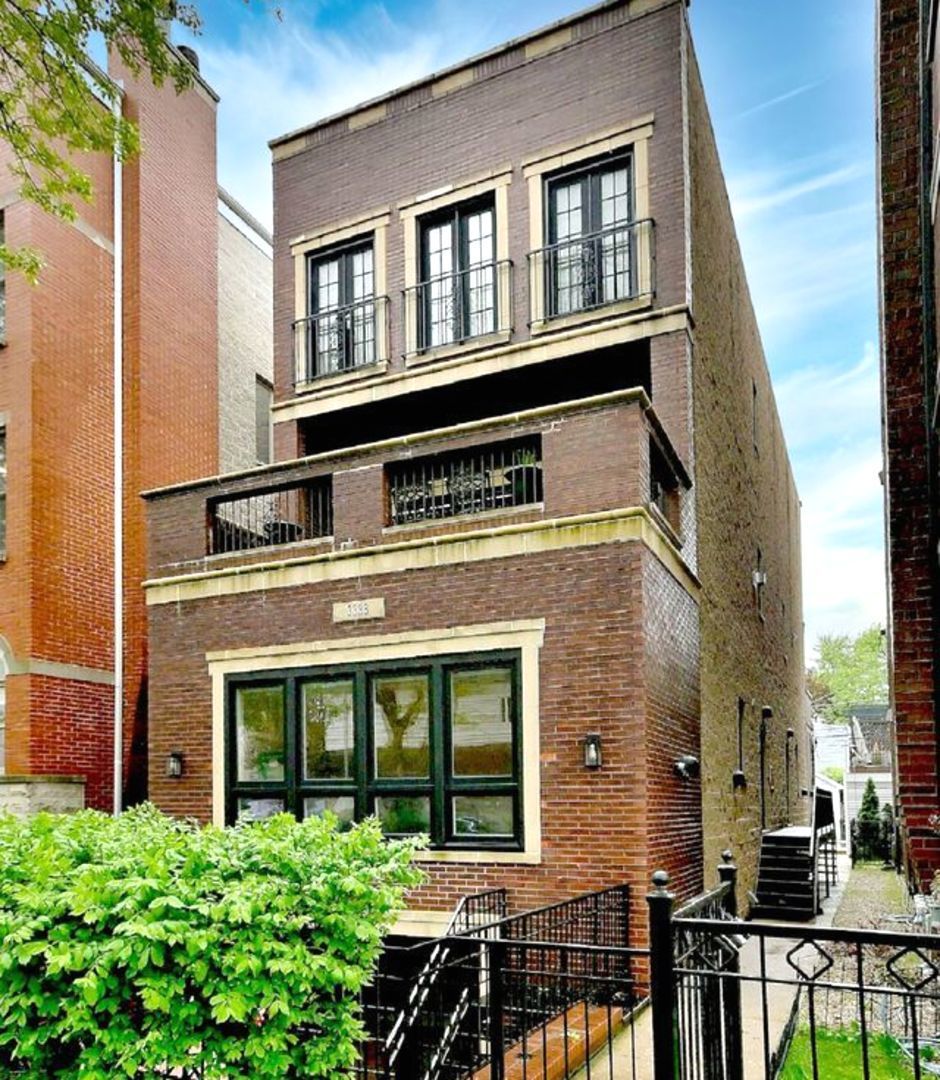 3338 N DAMEN Avenue #1 — Chicago, IL 60618
