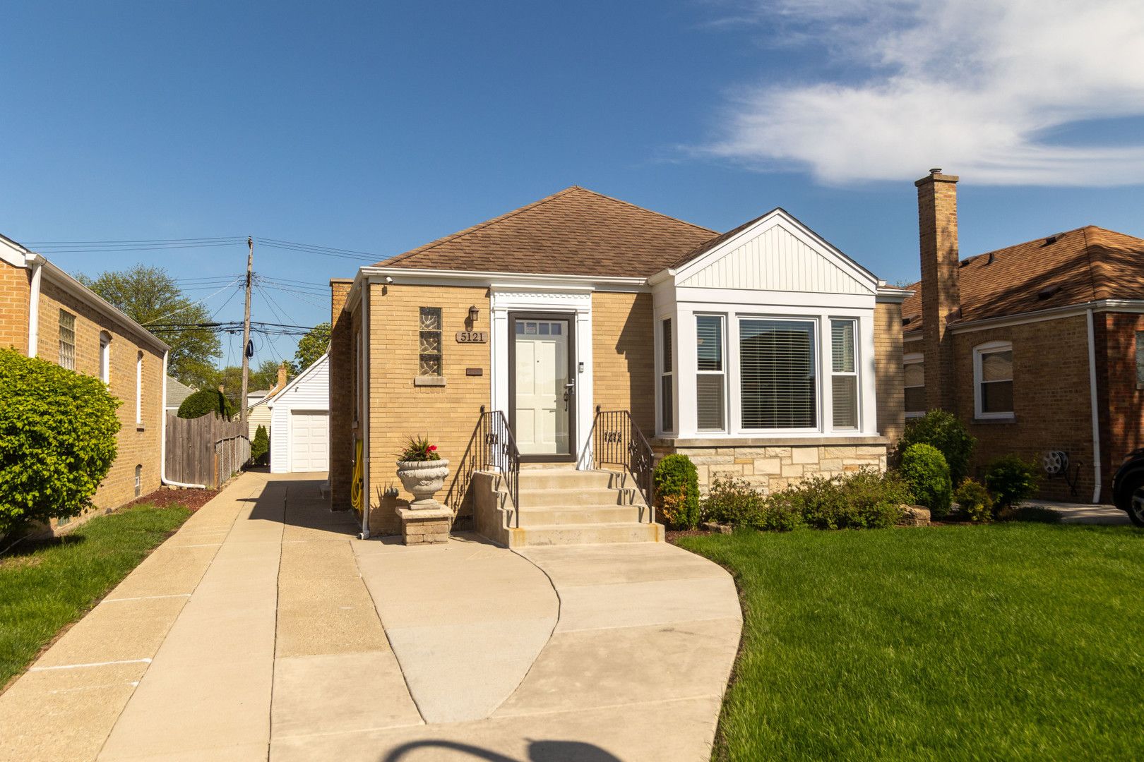 5121 N Nottingham Avenue — Chicago, IL 60656