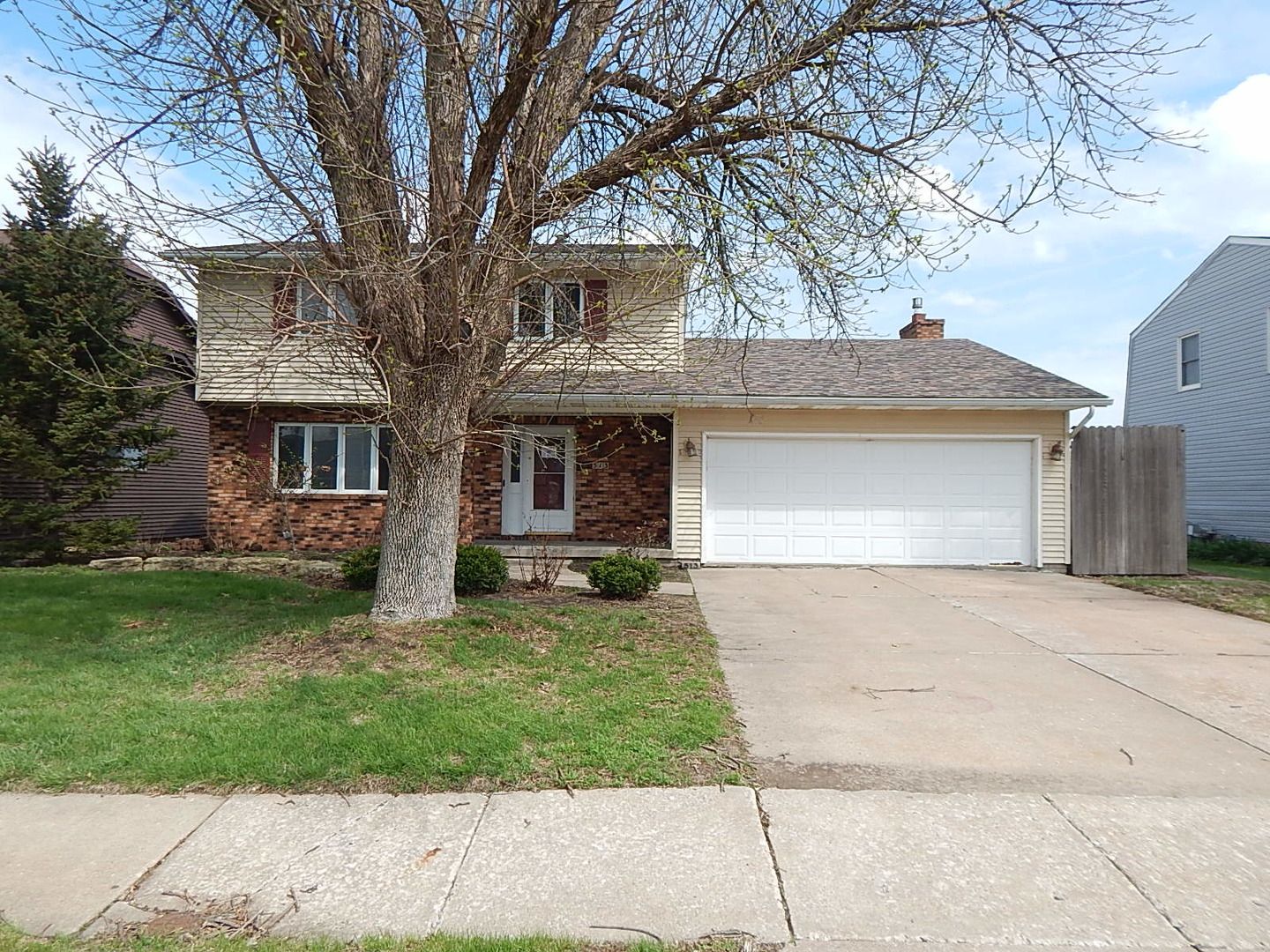 513 S 7th Street — Eldridge, IA 52748