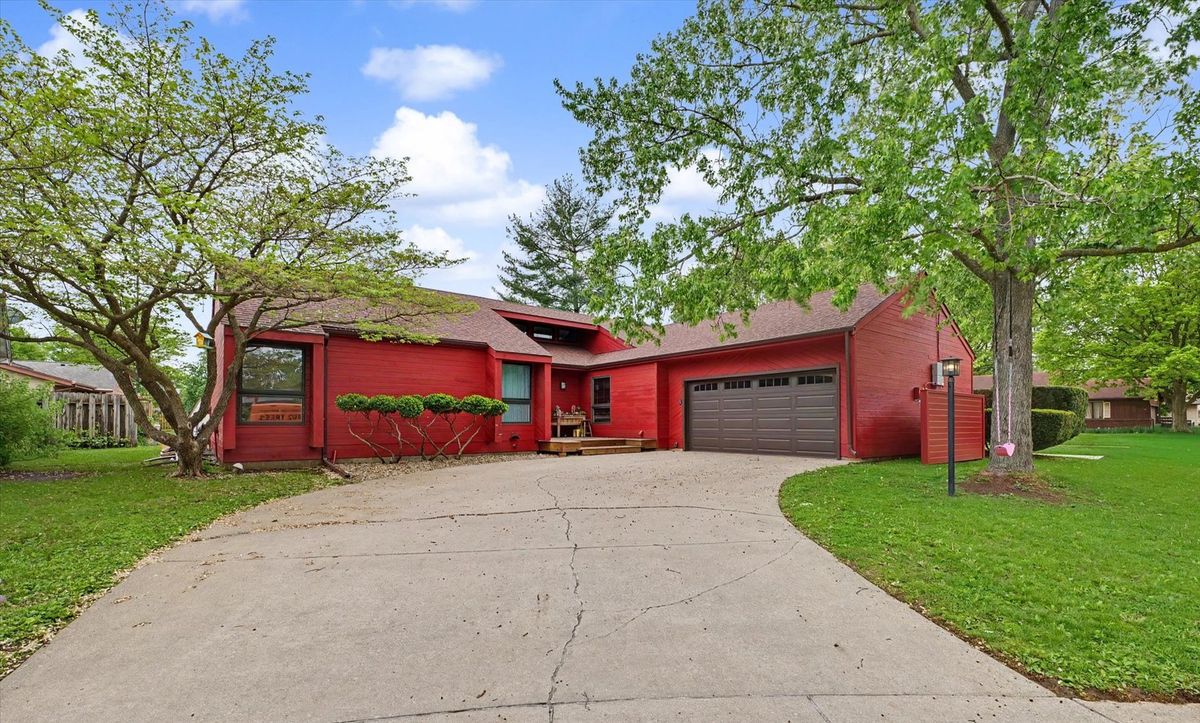 2005 Clover Court, Champaign, IL 61821