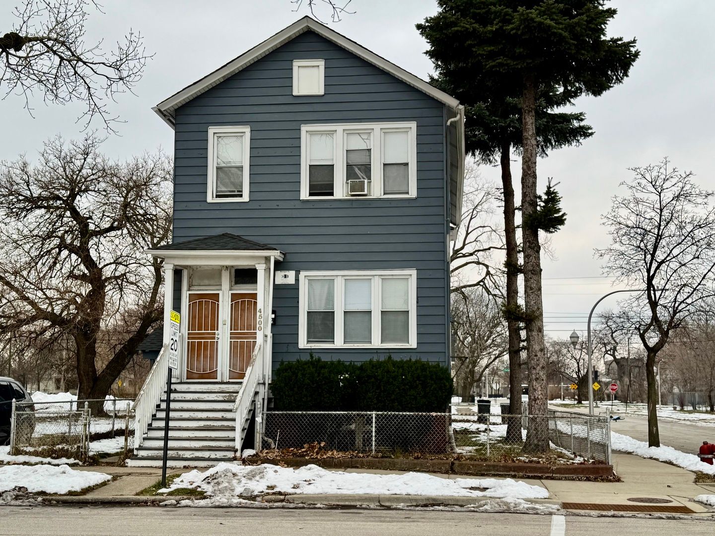 4500 S Wells Street — Chicago, IL 60609