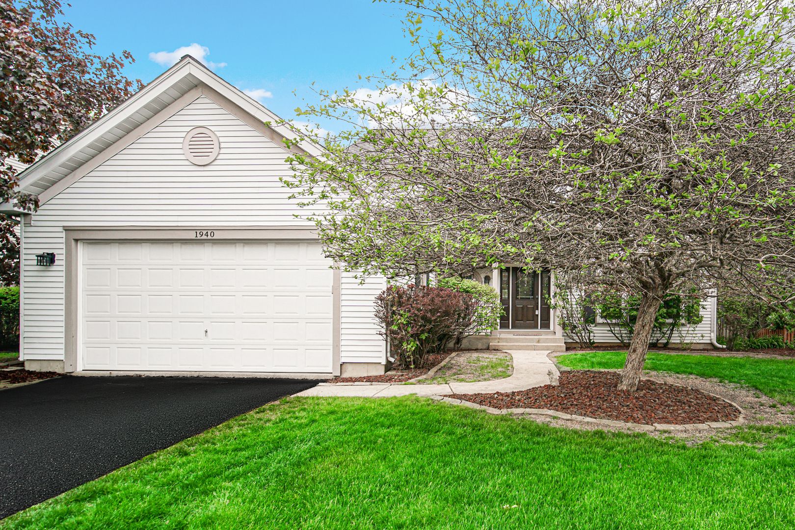 1940 Waverly Lane — Algonquin, IL 60102
