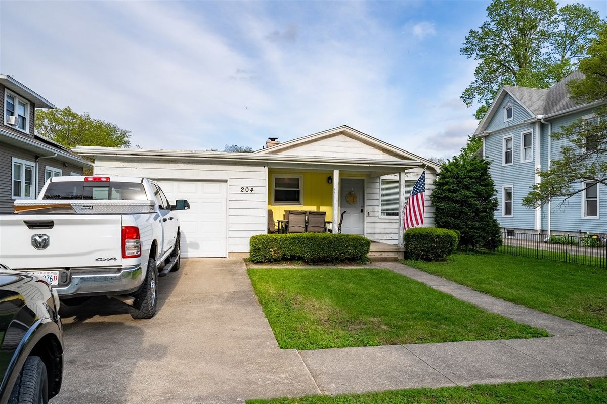 204 Jackson Street, Flanagan, IL 61740