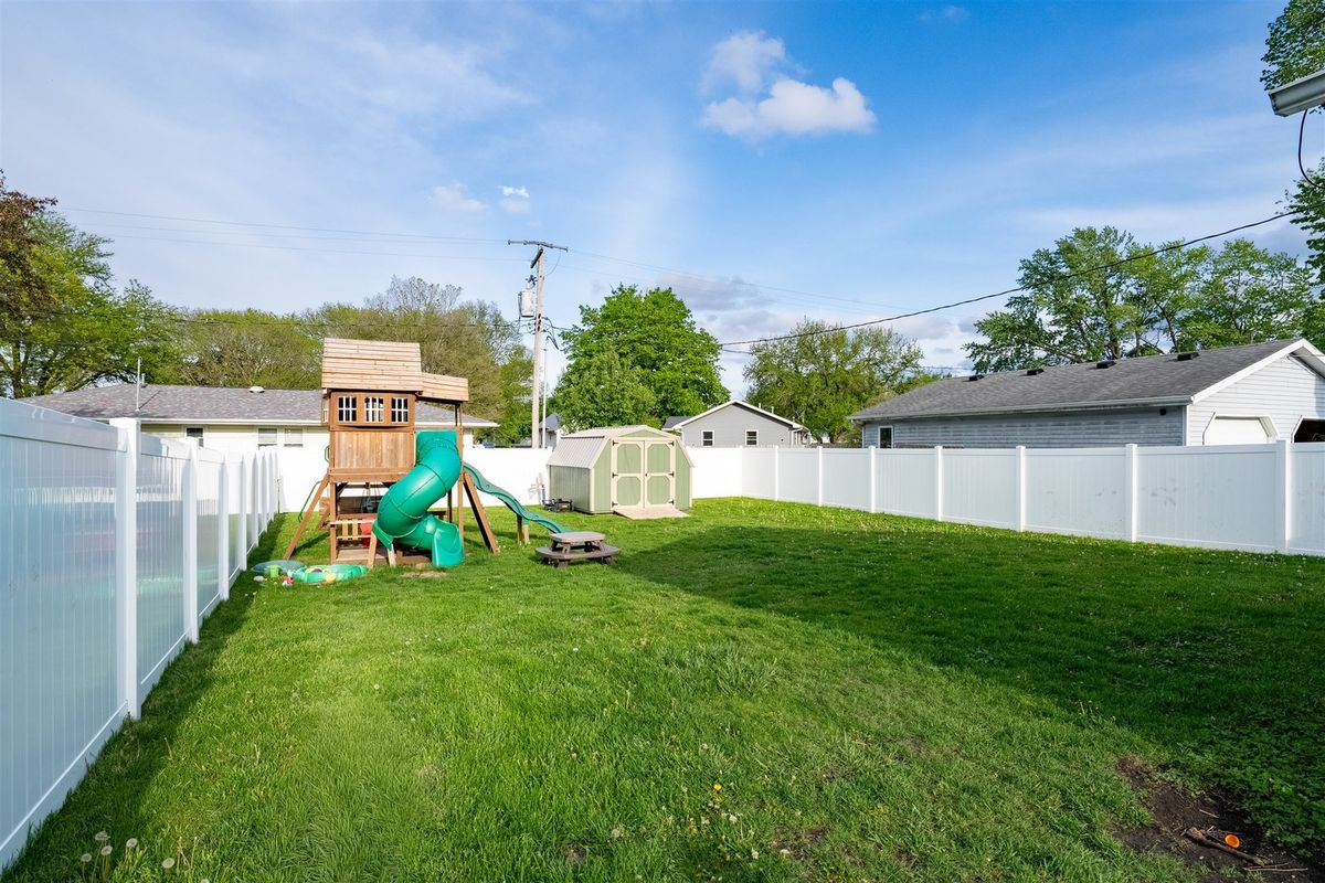 204 Jackson Street, Flanagan, IL 61740