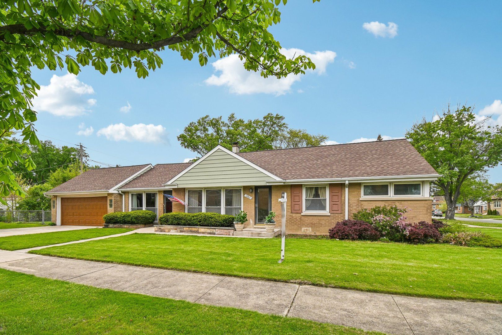 1024 Bristol Avenue — Westchester, IL 60154