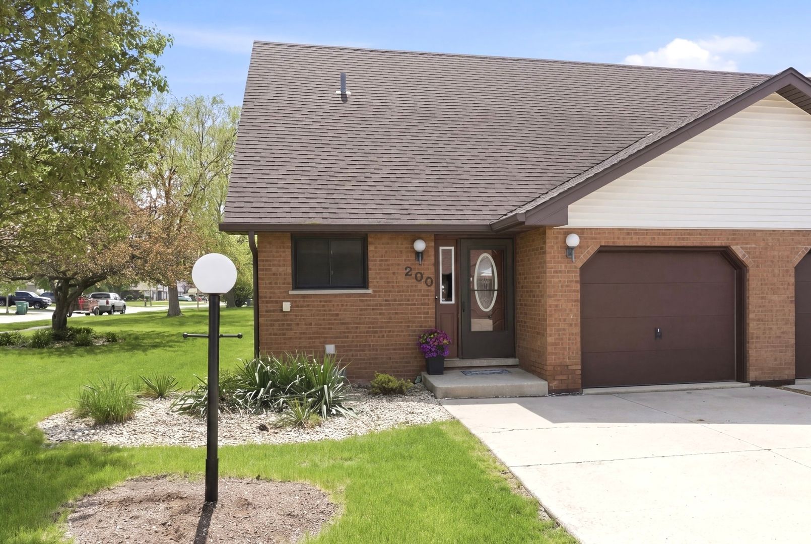 200 Fairview Drive — Manhattan, IL 60442