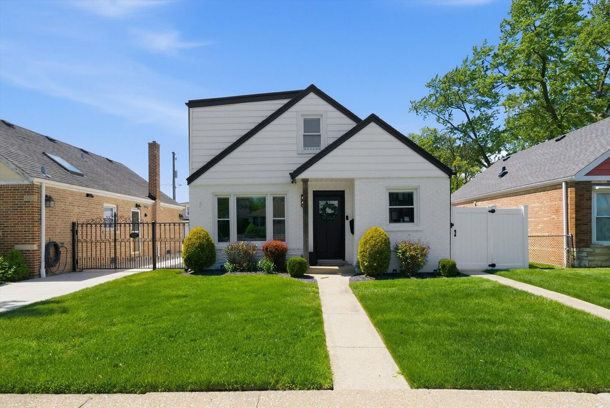 5204 Oak Park Avenue, Chicago, IL 60638