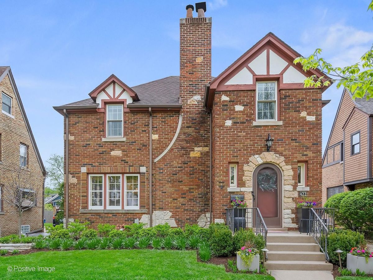 422 Prospect Avenue, Elmhurst, IL 60126