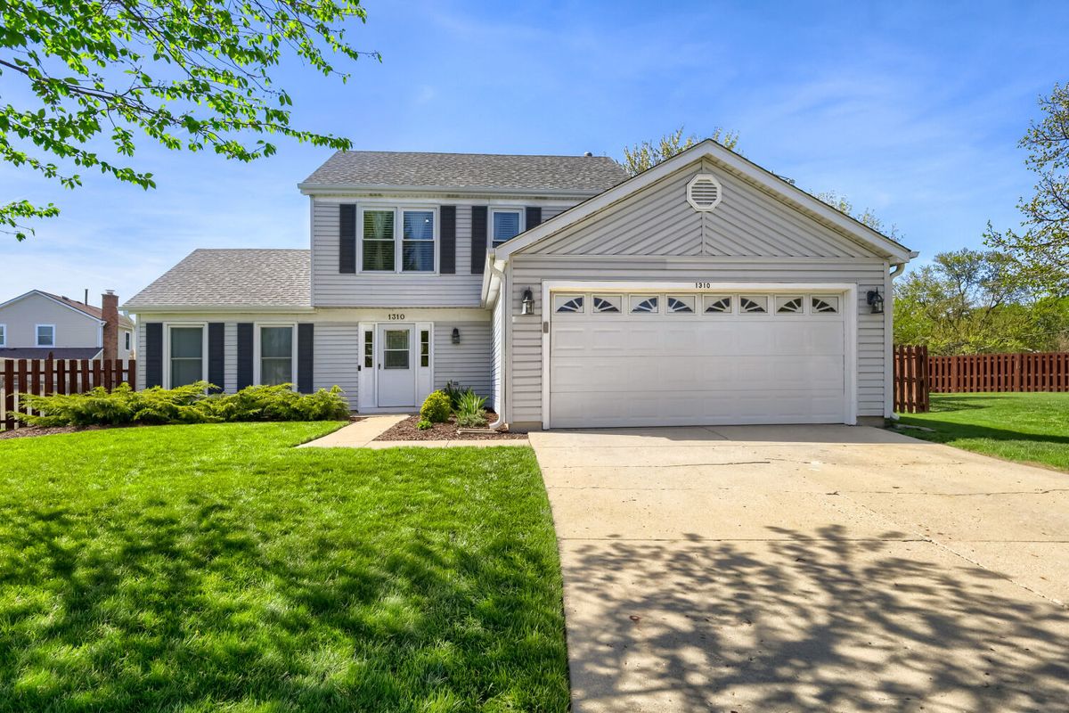 1310 Darlington Circle, Hoffman Estates, IL 60169