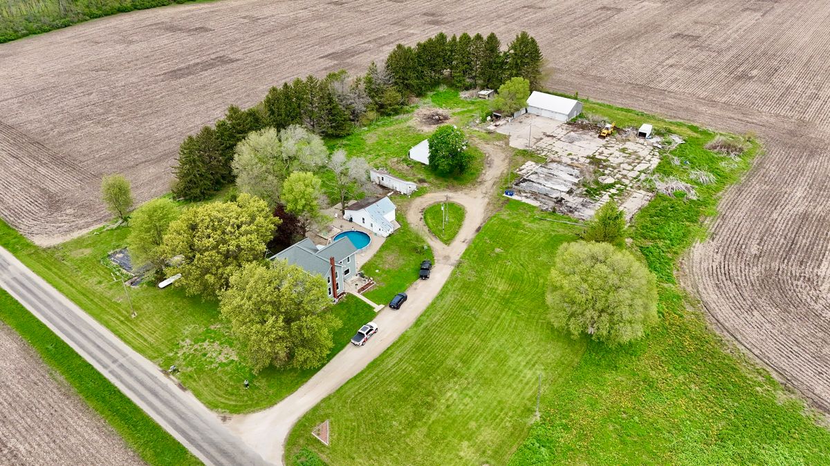 17767 2400 N Avenue, Walnut, IL 61376
