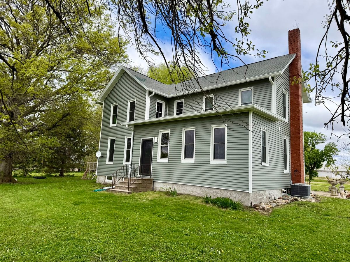 17767 2400 N Avenue, Walnut, IL 61376
