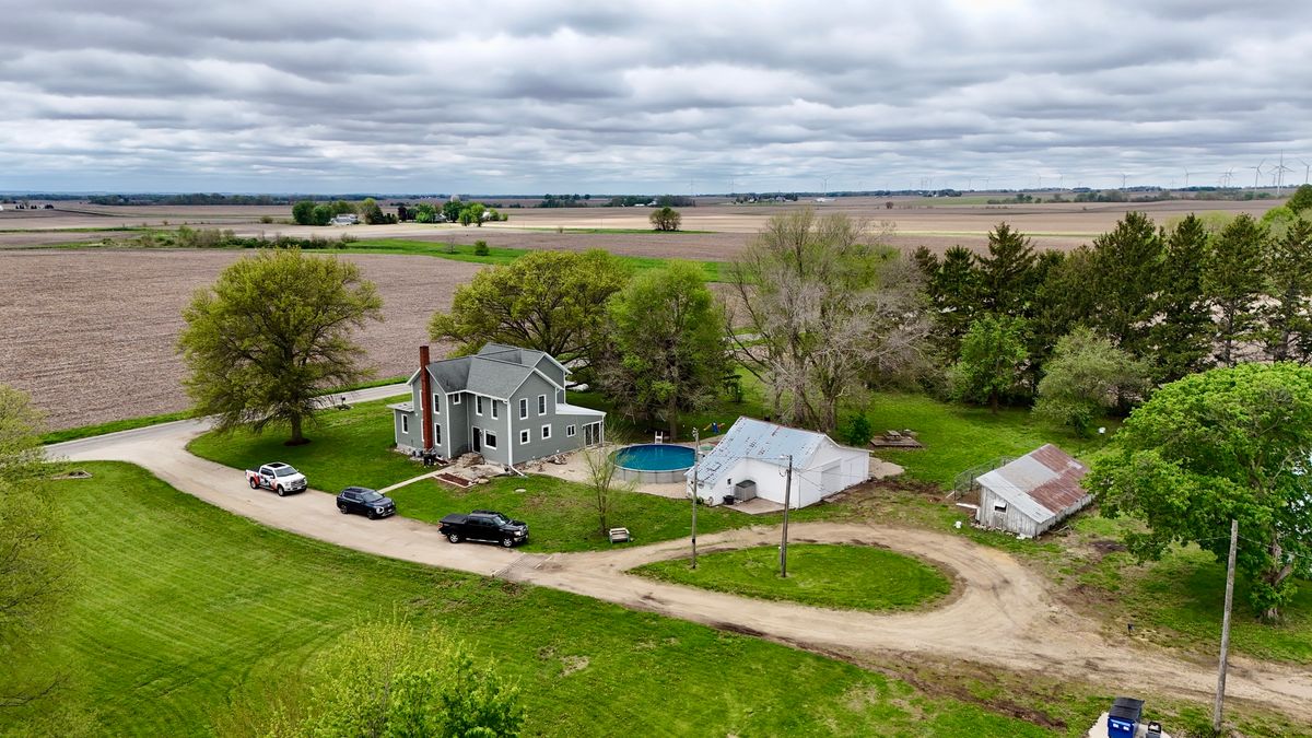 17767 2400 N Avenue, Walnut, IL 61376