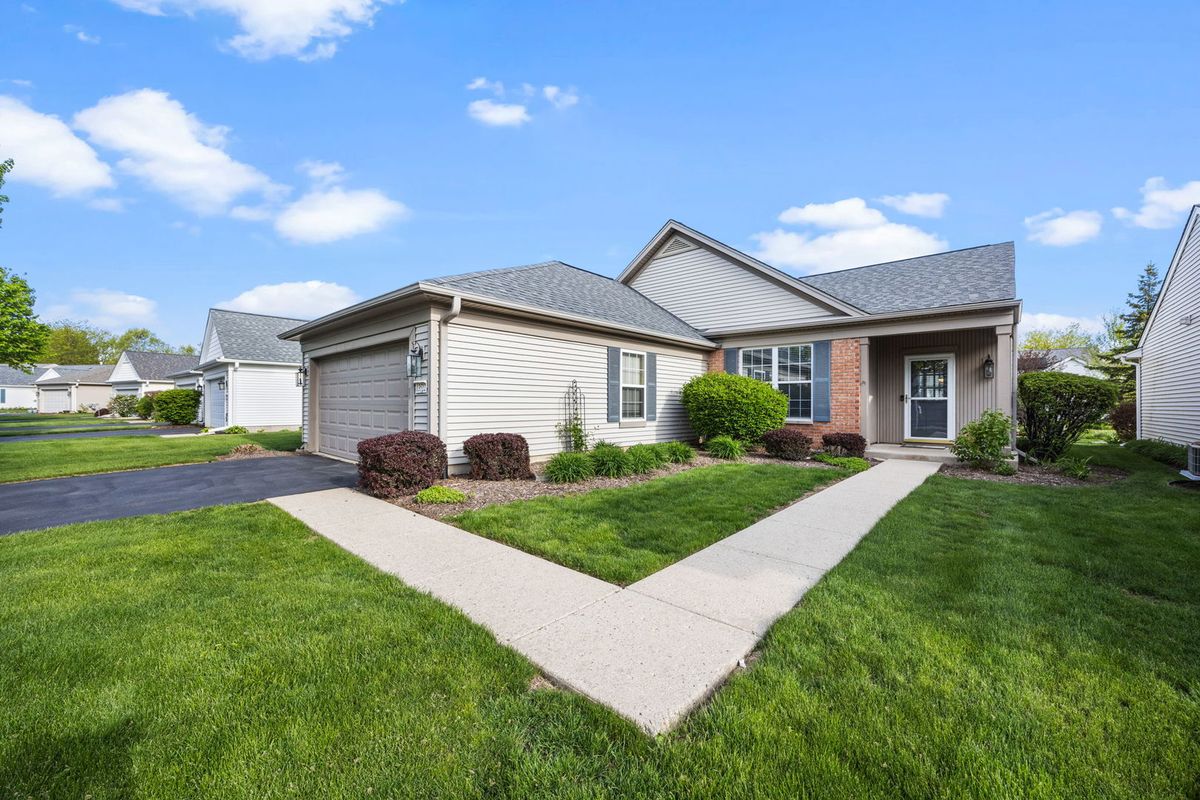 13522 Wildwood Lane, Huntley, IL 60142