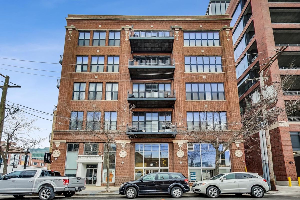 215 Aberdeen Street, Chicago, IL 60607
