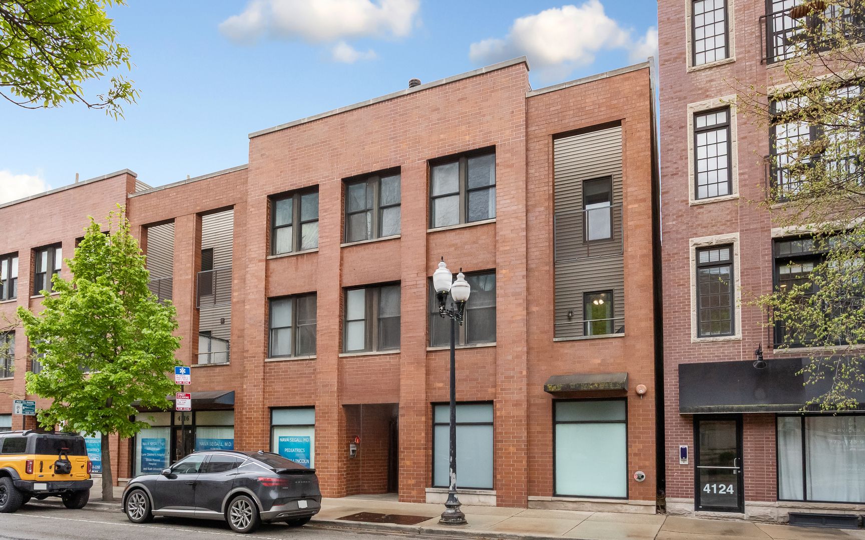 4118 N LINCOLN Avenue #302 — Chicago, IL 60618