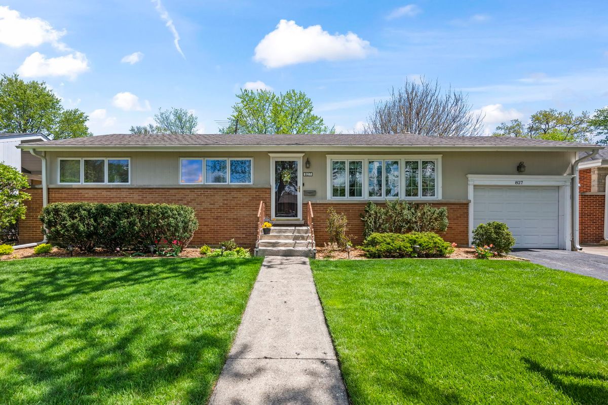 827 Gibbons Avenue, Arlington Heights, IL 60004