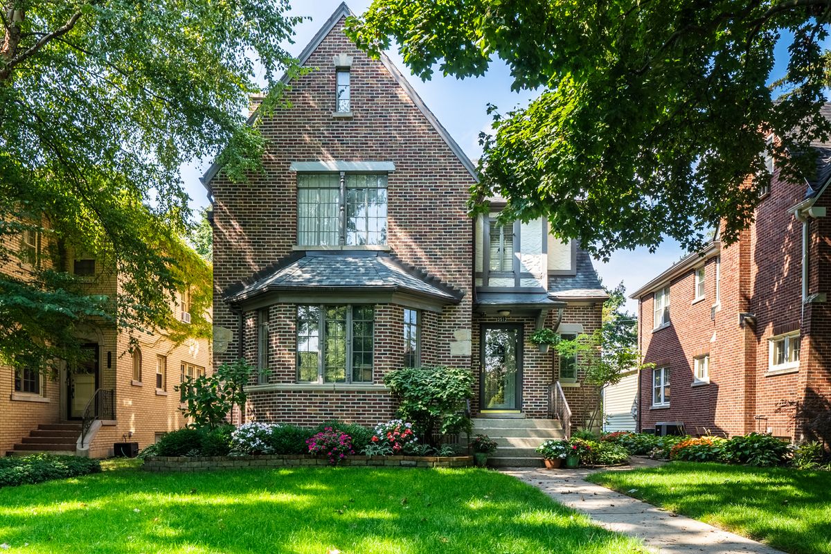 2512 Lawndale Avenue, Evanston, IL 60201