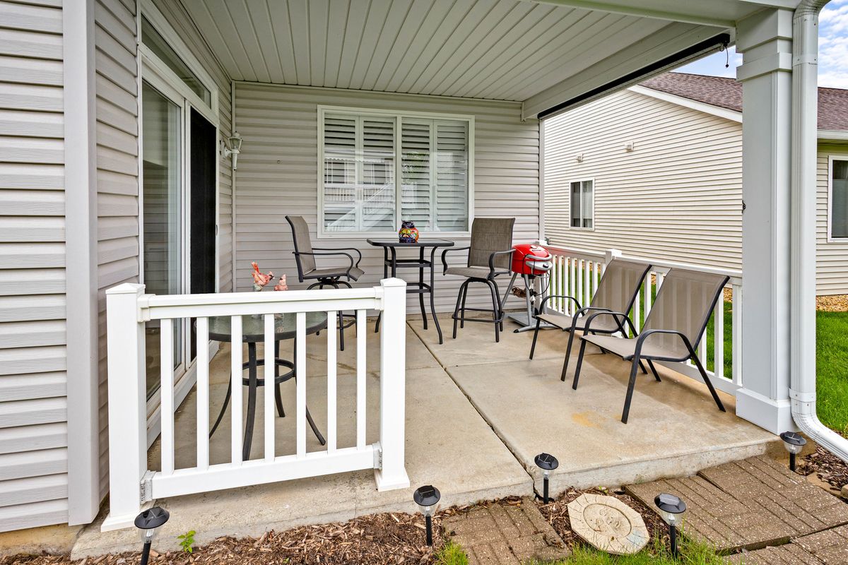 1474 W Flint Lane, Romeoville, IL 60446
