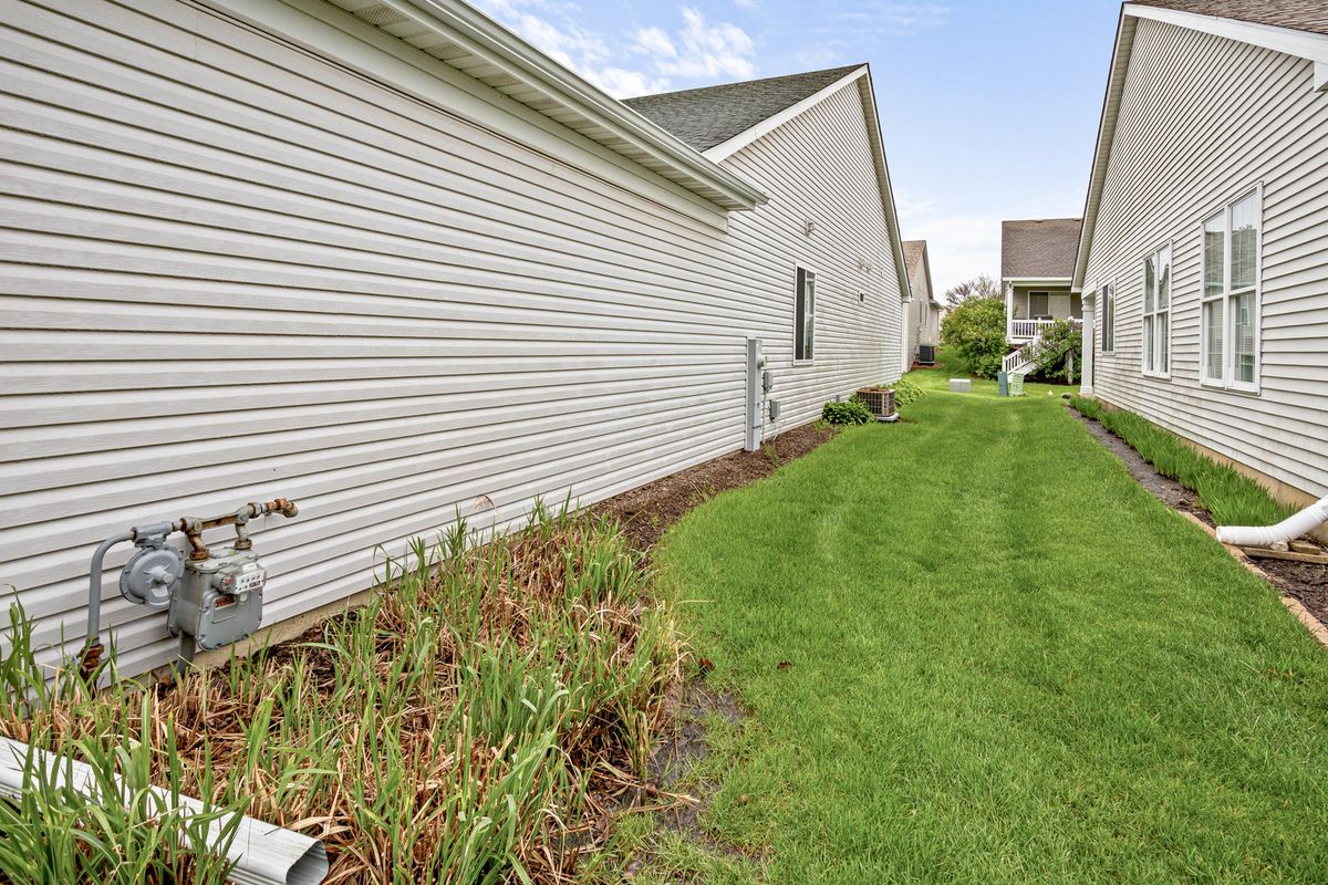 1474 W Flint Lane, Romeoville, IL 60446
