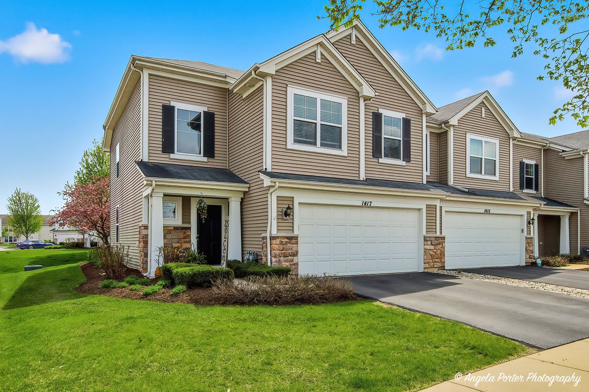 1417 Newport Circle, Pingree Grove, IL 60140