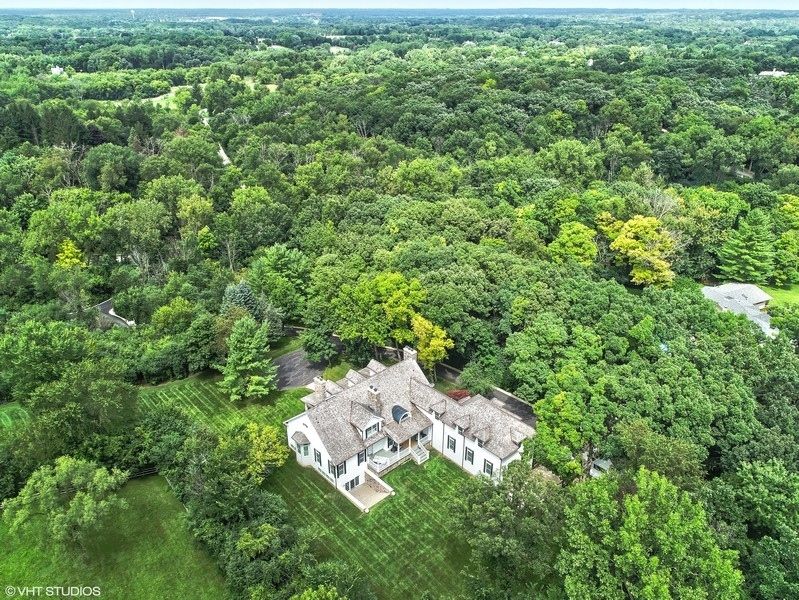 383 County Line Road, Barrington Hills, IL 60010