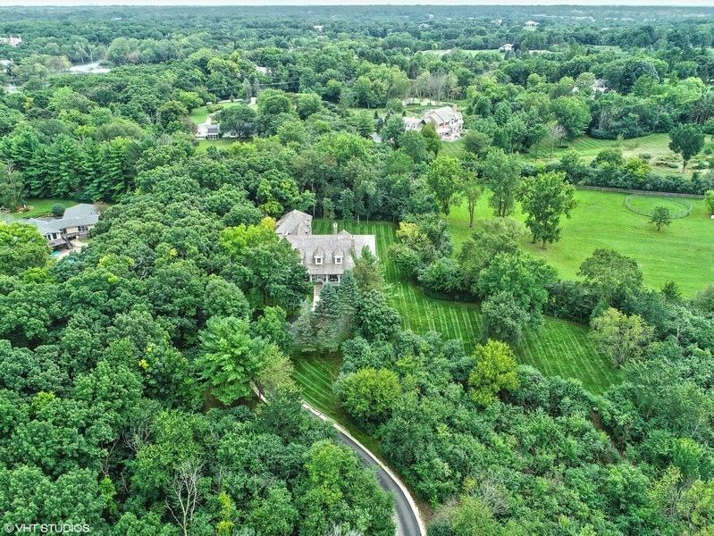 383 County Line Road — Barrington Hills, IL 60010