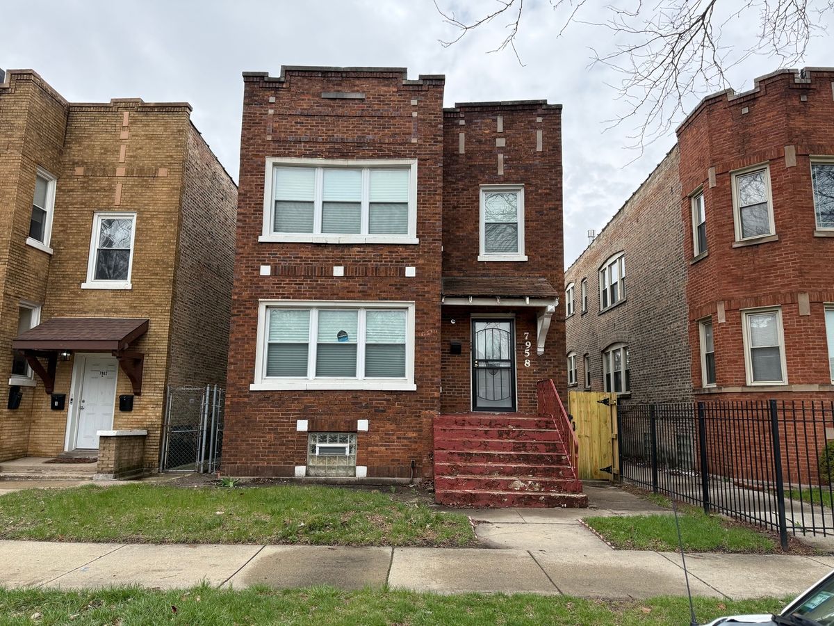 7958 Kingston Avenue, Chicago, IL 60617
