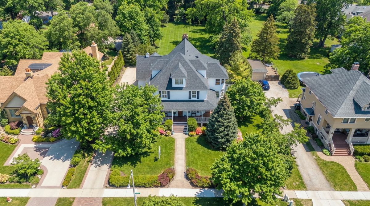 300 Euclid Avenue, Arlington Heights, IL 60004